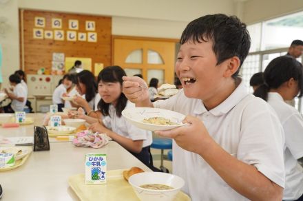 給食にフレンチ　スズキのポワレとソースアイオリ　児童の提案の献立も／兵庫・丹波篠山市