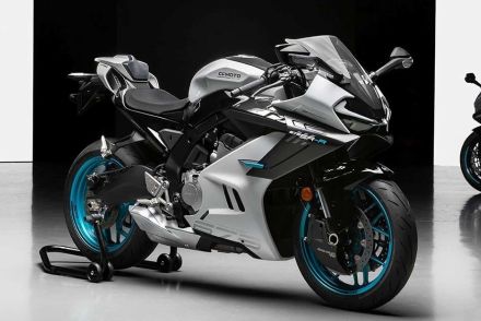 【海外】新たな3気筒スーパースポーツ「675SR-R」初公開！ わずか175kgの軽量マシン