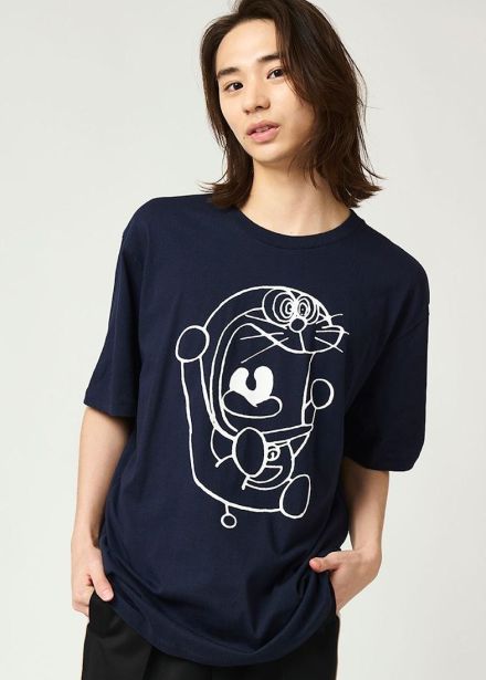 ＜ドラえもん＞グラニフとコラボ　ネズミにびっくり！ドラえもんがTシャツに　ワンピース、キャップも