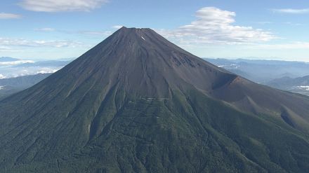 富士山の宝永山付近を下山中に足を負傷した外国籍の60代男性が救助要請　静岡側だけで今夏21件目