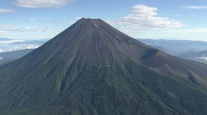 富士山を下山中に石につまずき転倒…負傷したドイツ国籍の男性を山岳遭難救助隊が5合目まで担架で搬送