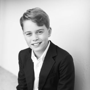 祝11歳、ジョージ王子の誕生日写真公開！ 占星術師が占う王子の未来は