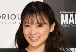 重盛さと美、体力なさすぎて「お風呂も1回じゃ入れない」シャンプー中に限界をむかえ…