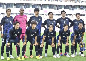 パリ五輪・サッカー日本代表で22人から大岩監督が絞り込んだメンバー18人とは――当日にDF半田の負傷離脱と選手入れ替えが発表される激震……外れた4人も試合前後にはピッチに