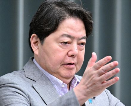 林官房長官、最低賃金の引き上げを「力強い目安、歓迎したい」