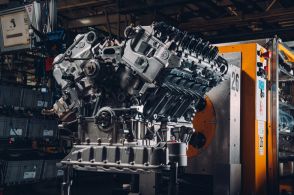 ベントレー、W12エンジンの生産を終了…20年の歴史に幕