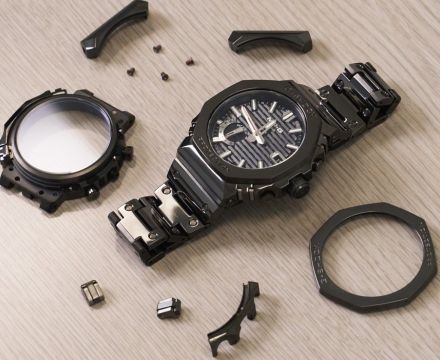 G-SHOCK最上級ライン「MR-G」に加わったフルアナログの薄型「MRG-B2100B」開発担当者が明かす”日本の技術へのこだわり“