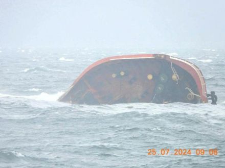 台風被害のフィリピンでタンカー転覆、油流出　史上最悪になる恐れも