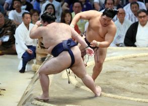 平戸海、新三役で勝ち越し　出足強烈で一気に豪ノ山押し出す　大相撲名古屋場所