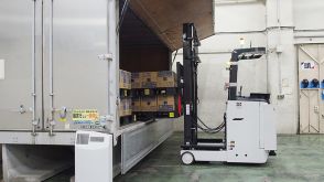 倉庫内での自動荷役の幅広い業務を自動化する自動フォークリフト