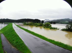 最上川が氾濫　中流の山形・戸沢村で