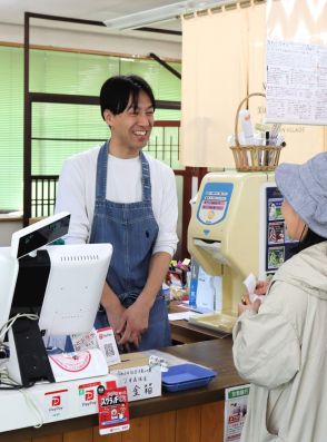 「『待ち医者』では、地域医療の役目は果たせない」37歳医師が僻地の商店で働いて気付いたこと