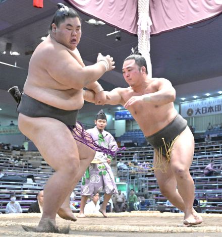 炎鵬が白星締め　脊髄損傷で７場所連続休場明けの場所は６勝１敗　来場所は序二段復帰へ