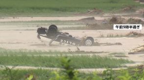 【記録的大雨】流され横転したパトカー発見・救助向かった警察官2人行方不明…住宅水没し屋根から助け求める姿も　山形