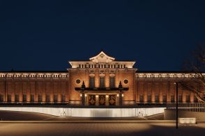 京都市京セラ美術館が、8⽉の⾦曜・⼟曜を夜間開館。特別ライトアップやアート講座、ガイドツアーも