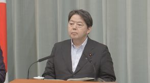 「宜野湾市長の突然の訃報に驚いている」きのう面会した林官房長官