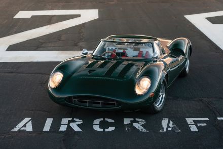 打倒フェラーリを掲げて開発されたジャガーXJ13！　闘うことなく消えた悲運のマシンは後年オークション価格でフェラーリに勝利!!