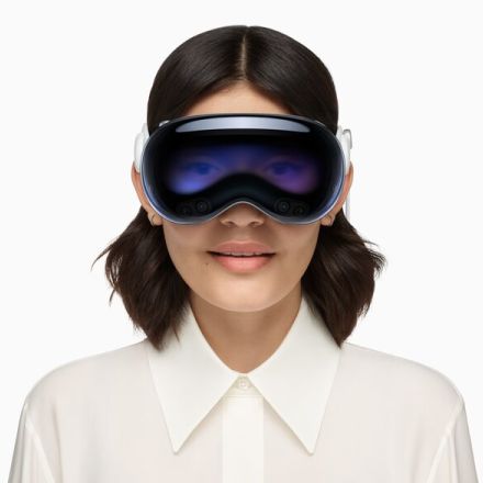 【レビュー】Apple Vision Proはアップル流「耳をふさがないヘッドホン」だ