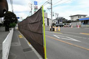 富士山隠す黒い幕、茶に張り替え　「景観を改善」穴も開けられにくく