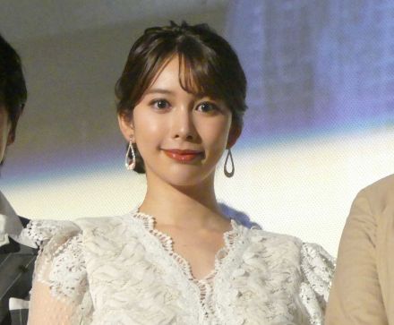 CG疑う美しさ？結城モエ　初主演映画「乱歩の幻影」初日舞台あいさつ