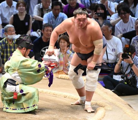 照ノ富士、大目標V10に王手「相手に圧力をかけることができている」