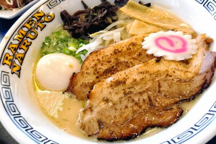 ルート66で本格豚骨ラーメン!? 寄り道してでも食べたいお勧めグルメ4店「季節限定ストロベリー・ドーナツ」の魔力にはまる【ルート66旅_62】