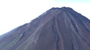 「けが人がいる」富士山登山中に転倒…登頂後下山中に痛みひどく アメリカ国籍33歳大学生男性を救助=静岡県警