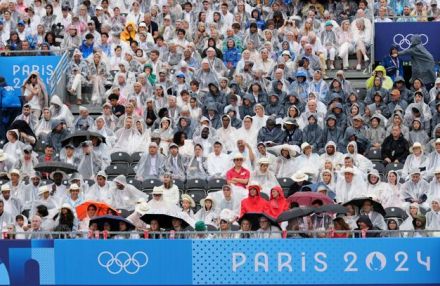 パリ五輪開幕、セーヌ川を選手ら航行　日本旗手はSHIGEKIXら