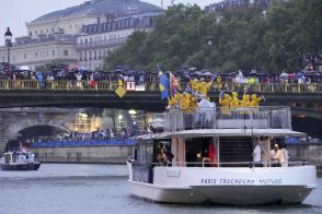 雨対策バッチリ!スウェーデン選手団の黄色いレインジャケットが話題　担当はユニクロ