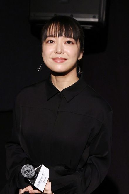 上白石萌音、川栄李奈と肩組み投稿　「ゾンビから守ってくれそう」に「闘い抜きそう」とお返し