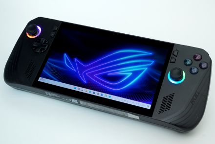 バッテリーもメモリもSSDもType-Cも増えた！ 進化したASUS「ROG Ally X」レビュー