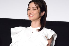 上戸彩、子供がナイナイ岡村の子供と共に映画館デビュー！