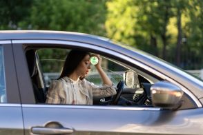 夏場の屋外駐車で「車内が暑くなりすぎる問題」を改善！すぐにできるクルマの暑さ対策5つ