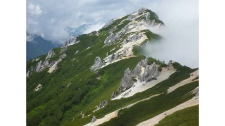 北アルプス燕岳の登山道で60代男性が体調不良で行動不能に　病院に搬送も死亡を確認