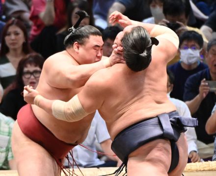 隆の勝殊勲金星！照ノ富士Ｖ決定に待った「ガムシャラに前に前に出ました」逆転優勝へ「全力で」