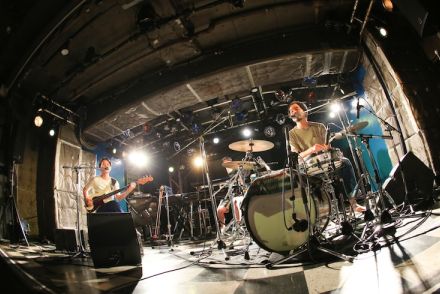 【ライブレポート】キセルとsleepy.abのツーマン閉幕、新宿LOFTに響いた盤石のサウンド