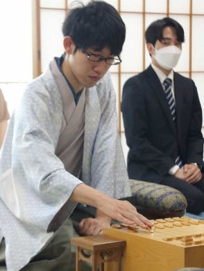 佐々木七段　羽生九段の次は藤井王将　歴代全冠制覇棋士との連戦決まる　JT杯静岡対局