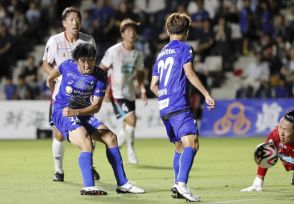 FC今治、初の5連勝！ MF横山が2試合連続弾　ホームで岩手に2－1　J3第23節・7月27日