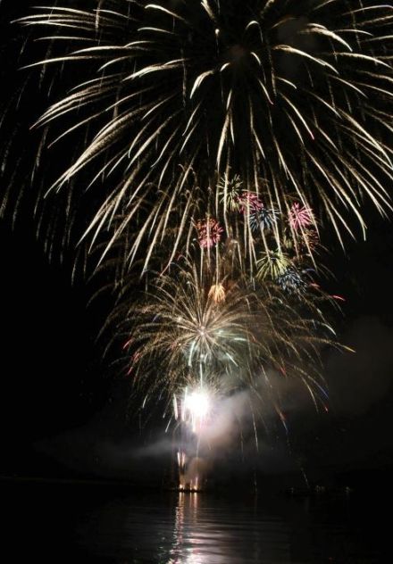 夜空に大輪4000発、観客を魅了　松山・北条で「風早海まつり」（愛媛）