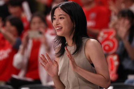 広瀬すず大興奮「キャー！NBAすぎるだろ！」　日本敗戦も八村豪快ダンクに現地で熱烈応援【パリ五輪】