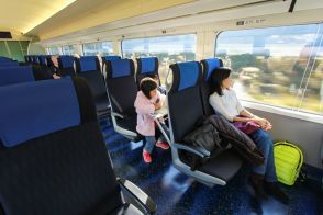 幼児2人を連れて新幹線で帰省したところ、指定席と自由席で往復「2万円」も差が出ました。幼児は無料ではないのでしょうか？