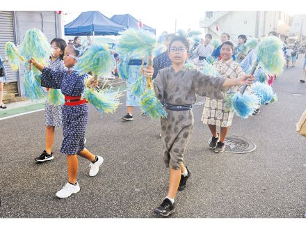 群島の夏祭りシーズン開幕　市中パレードに700人　知名町ふるさと夏まつり