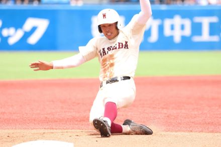 早稲田実、通算64本塁打スラッガーが決勝でも大暴れ！適時打、盗塁と優勝に貢献！【2024夏の甲子園】