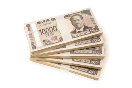 定年後の生活費として、「まとめて500万円」息子からもらいました。これだと税金がかかってしまうのでしょうか？