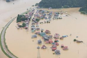 行方不明の警官か、心肺停止の男性を発見　大雨被害の山形県新庄市