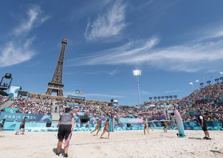 女子の長谷川、石井組、初戦は力負け　ビーチバレー〔五輪〕