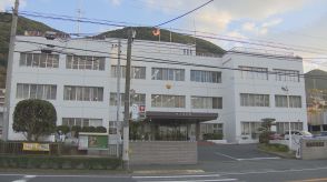 「海で人が浮いている」波打ち際に仰向けの男性遺体　警察は事件事故の両面で捜査