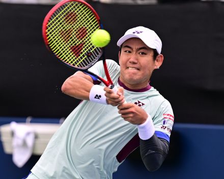 西岡良仁 ツアー3勝目「最高の大会」“計8時間40分”の決勝戦に勝ち切る＜男子テニス＞