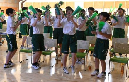 パリ五輪女子バレー日本初戦、千葉・市立船橋の部員ら声援「ケニア戦も日本らしい試合を」