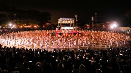 【日本三大灯籠祭り】青森「青森ねぶた祭」・石川「石崎奉燈祭」・熊本「山鹿灯籠まつり」：盆の風習から華やかな光の祭典へ